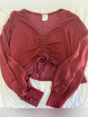 aerie Ruched V-Neck Crop Sweatshirt in Mauve